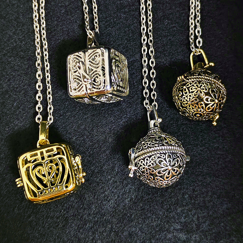 Diffuser Necklace Locket - Vintage mosiądz piłka pusta w środku