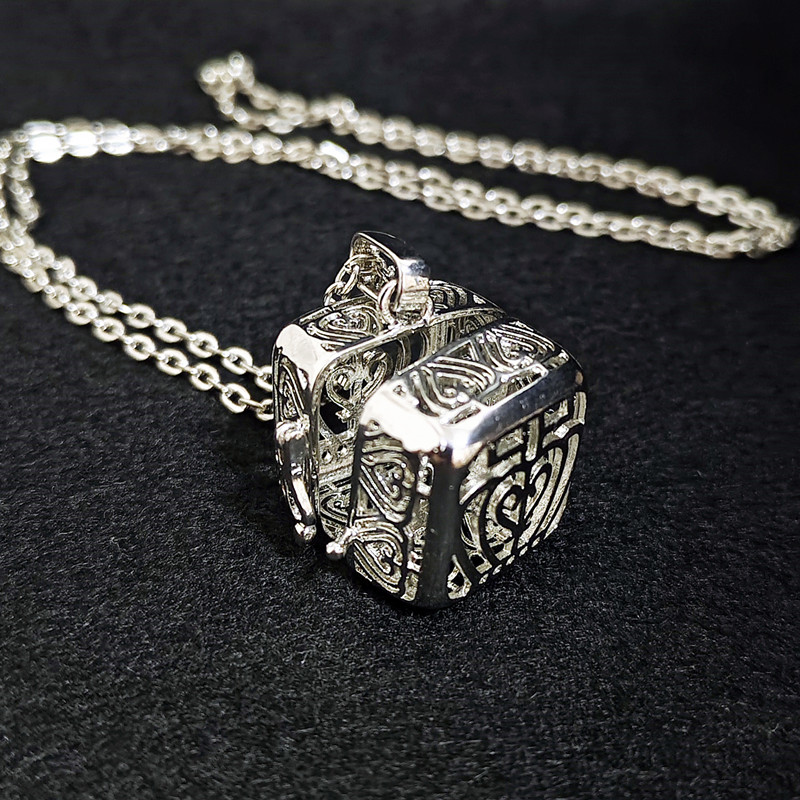 Vintage mosiądz piłka pusta w  – Diffuser Necklace Locket recenzja i cena